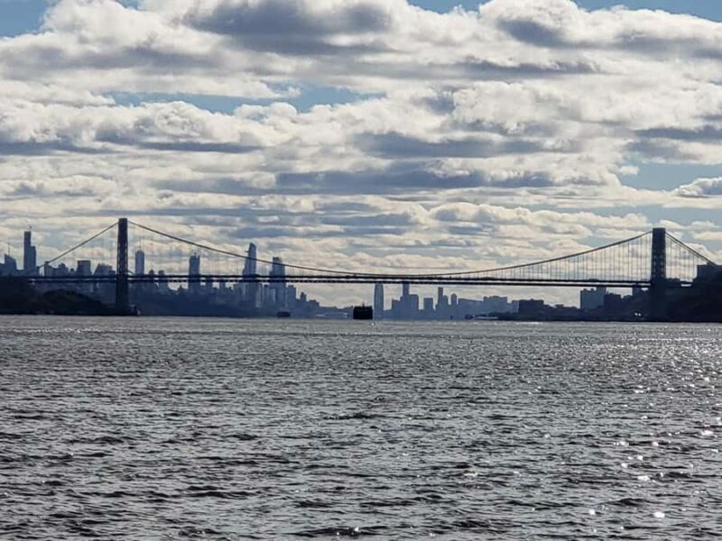 New York City: Afternoon Fall Foliage Lunch Cruise - Authenticity and Attention to Detail