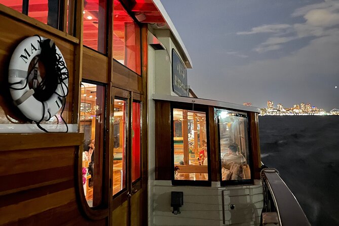 New York City Bright Lights Skyline Cruise on Yacht - Weather Cancellation Policy