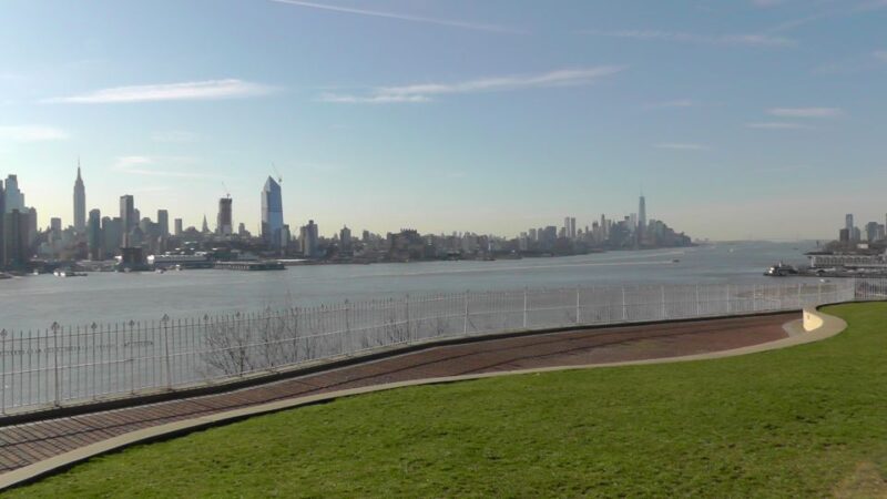 New York City: Brooklyn, Queens, and Bronx Tour in Spanish - Transportation and Guide