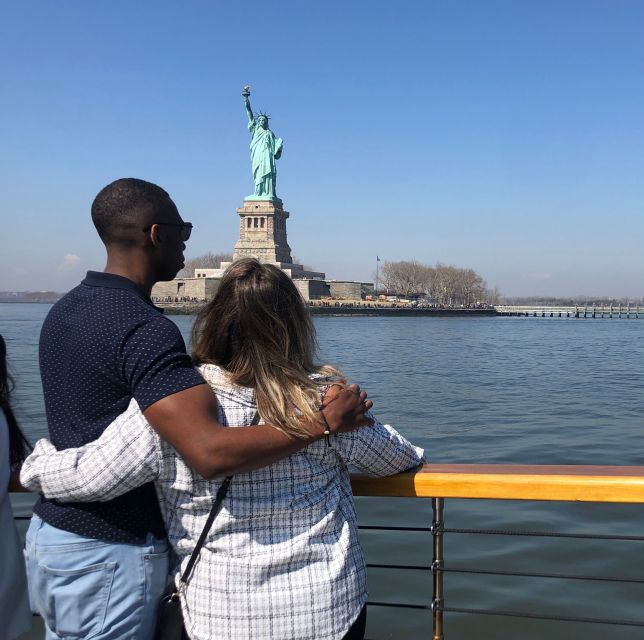 New York City: Champagne and Cheese Pairing Cruise - Scenic Views of New York