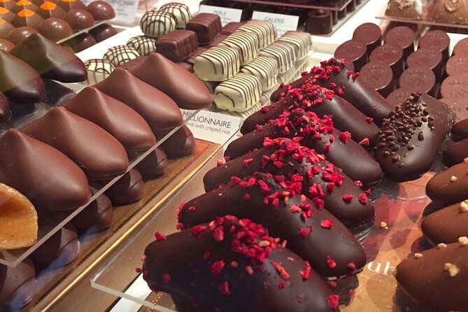 New York City Christmas Holiday Tour With a Free Dessert - Highlights of the Festive Experience