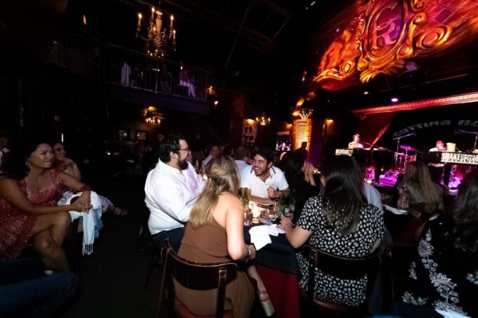 New York City: Dueling Pianos Show - Getting to The Cutting Room