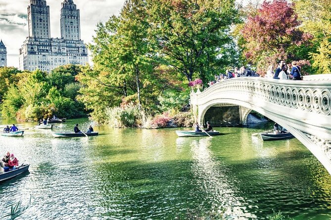 New York City: Escorted Bus Tours From Toronto - Tour Group Size