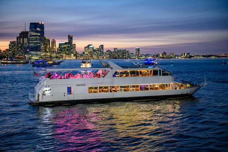 New York City: Gourmet Dinner Cruise with Live Music - Key Points