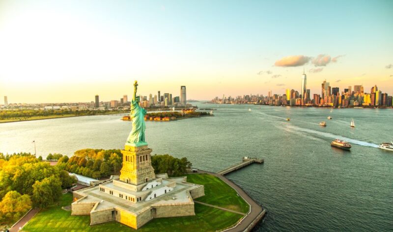New York City: Guided Highlights Bus Tour and Ferry Ride - Itinerary Highlights