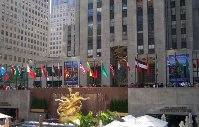 New York City: Guided Highlights Bus Tour and Ferry Ride - Rockefeller Center Exploration