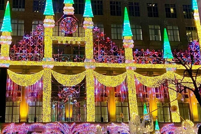 New York City: Guided Magical Christmas Lights Tour on a Pedicab - Tour Accessibility and Booking Information