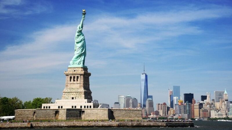 New York City: History of Lower Manhattan Walking Tour - Accessibility and Languages