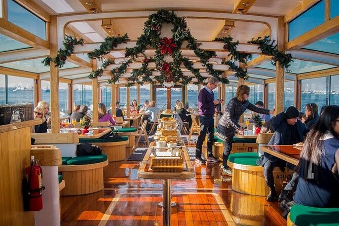 New York City Holiday Brunch Cruise on Classic Boat - Boat and Amenities