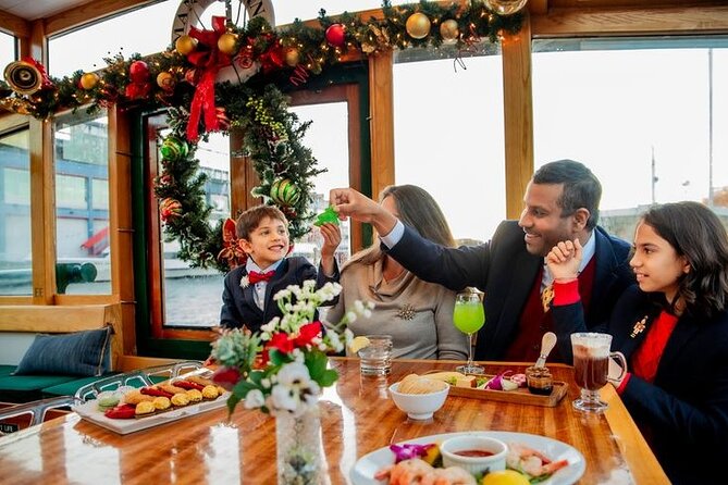 New York City Holiday Brunch Cruise on Classic Boat - Accessibility and Policies