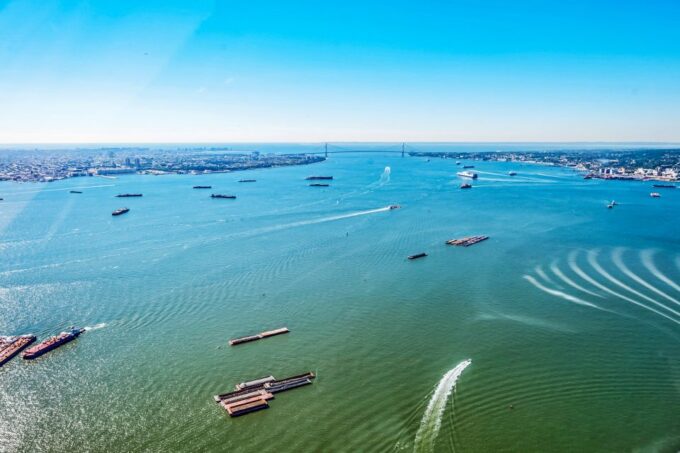 New York City: Manhattan Helicopter Tour - Language Availability