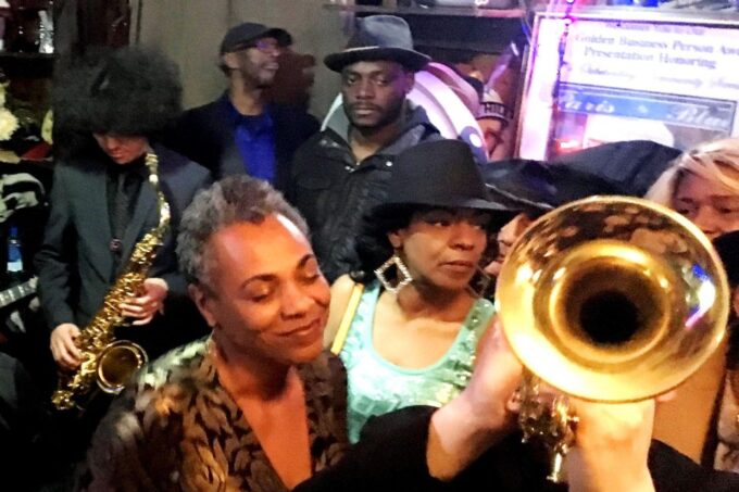 New York City: Private Harlem Jazz Tour With Expert Guide - Taking in Live Music