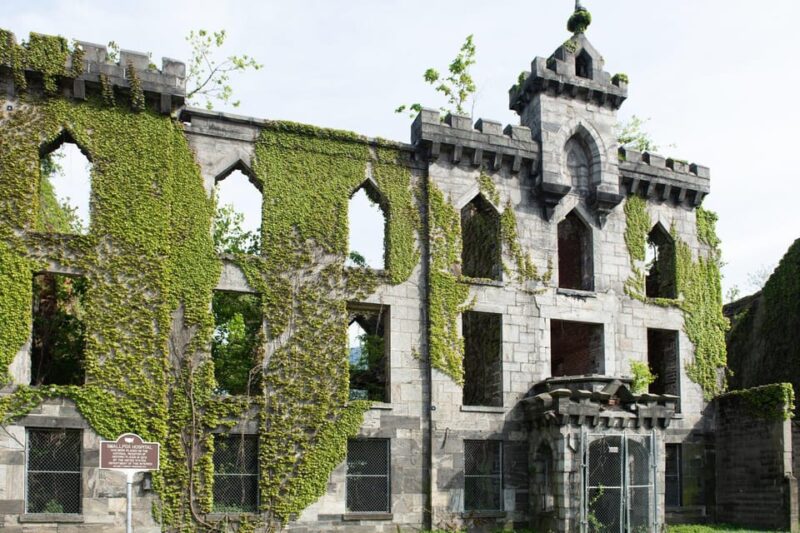 New York City: Smallpox Hospital Photo Tour - Tour Logistics and Additional Information