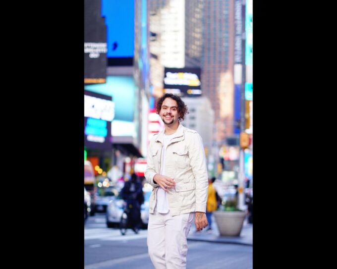 New York City: Solo or Couples Photoshoot in Times Square! - Frequently Asked Questions