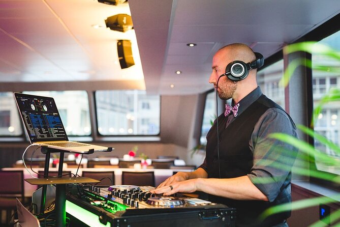New York Fathers Day Dinner Buffet Cruise - Accessibility and Comfort