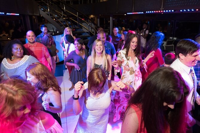 New York New Years Day Signature Dinner Cruise - Exploring the Cruise