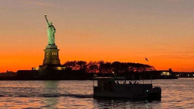 New York: NYC Hot Tub Boat Tour - Frequently Asked Questions