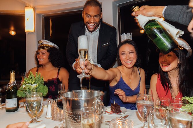 New York Pier 15 New Years Eve Buffet Dinner Cruise - Entertainment Offerings