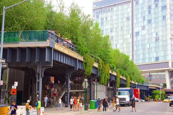 New York: Private Visit of Chelsea Neighborhood - Local Food and Drinks