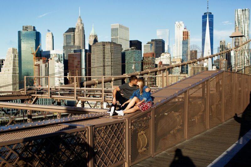 New York: Professional Photoshoot at Brooklyn Bridge - Key Points