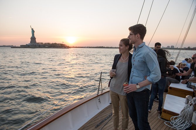 New York Sunset Schooner Cruise on the Hudson River - Complimentary Beverage