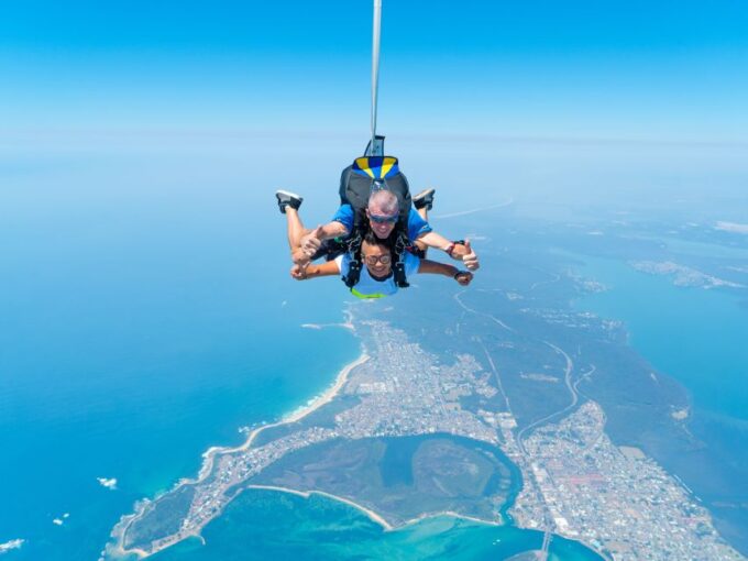 Newcastle: Tandem Beach Skydive With Optional Transfers - Minimum Age and Weight Requirements