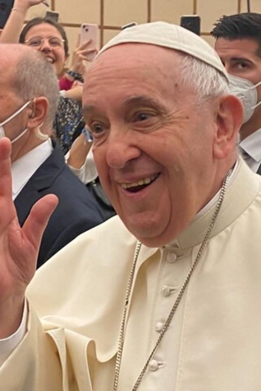 Newlywed Couples Blessing During Pope Francis Audience - Experience of the Papal Audience