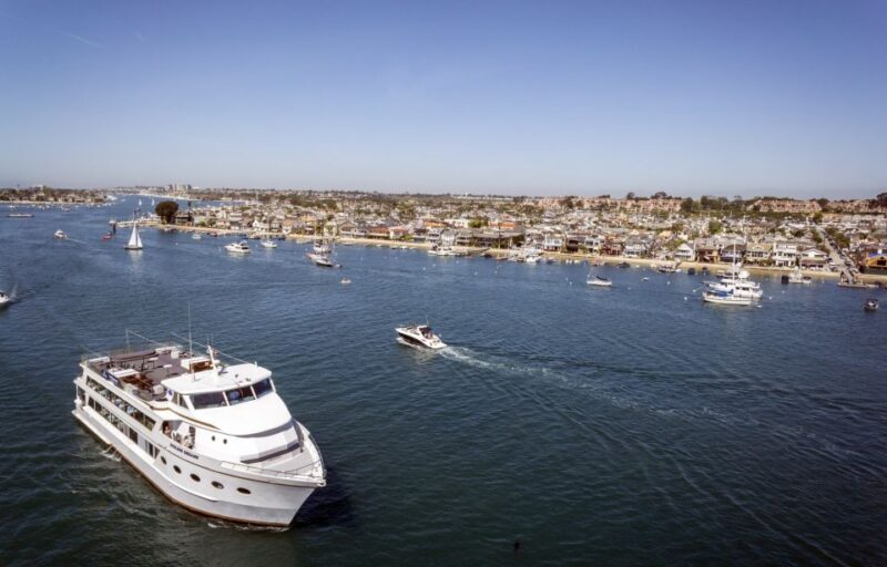 Newport Beach: Champagne and Brunch Buffet Cruise - Cruise Features