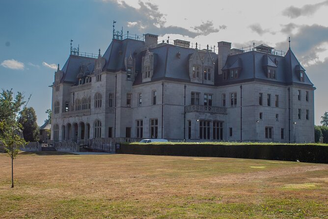 Newport Cliff Walk - Legends of the Gilded Age GPS Guided Audio Tour - Exploring the Gilded Age