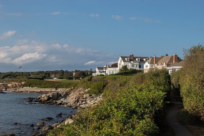 Newport Cliff Walk - Legends of the Gilded Age GPS Guided Audio Tour - Navigating the Cliff Walk