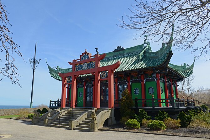Newport Cliff Walk Self-Guided Walking Tour - Offline Maps and Location-Based Audio