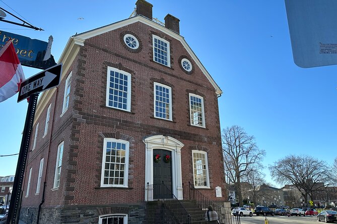 Newport Downtown Historic Audio APP Self Guided Smart Phone Tour - Meeting and End Points