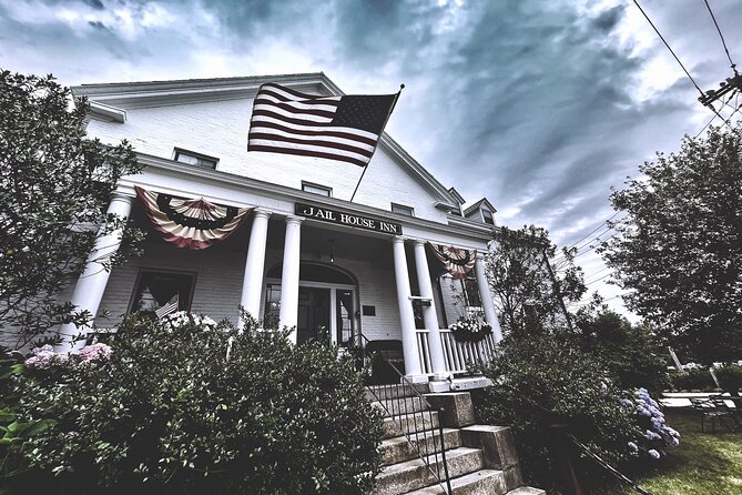 Newport Ghosts: Seaside Hauntings and Hags Tour - Tour Guides Insights