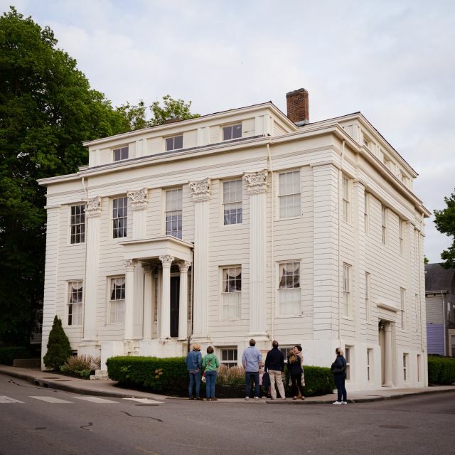 Newport: Golden to Gilded Age Guided Walking Tour - Authenticity and Authentic Experiences
