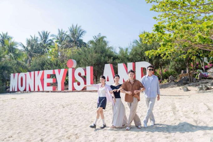 Nha Trang City Sightseeing Tour: Nha Phu Bay, Monkey Island - Visiting Monkey Island