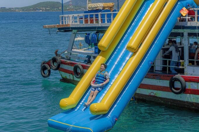 Nha Trang: Coral Reef Scuba Diving and Floating Bar Party - Seafood and Local Lunch