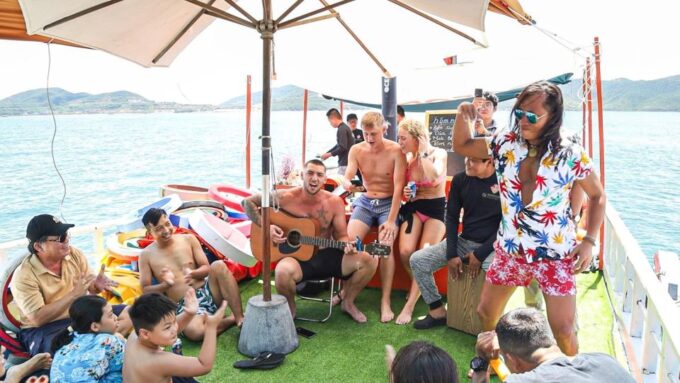 Nha Trang: Coral Reef Snorkeling and Floating Bar Party - Important Information to Note