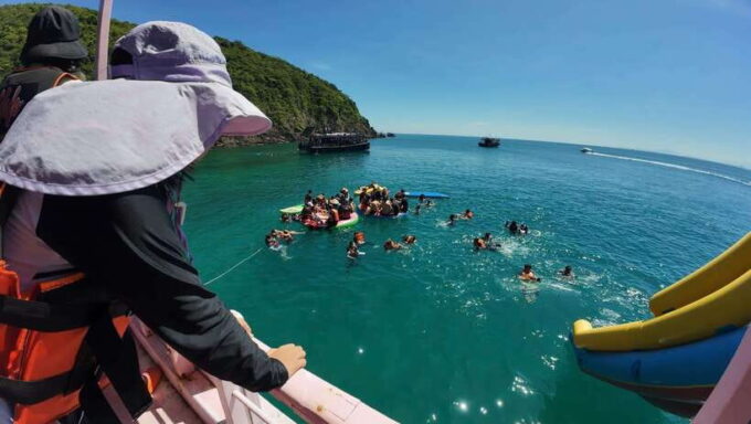 Nha Trang: Coral Reef Snorkeling, Mud Bath & Floating Bar - Mud Baths and Mineral Pools at Hon Tam Merperle