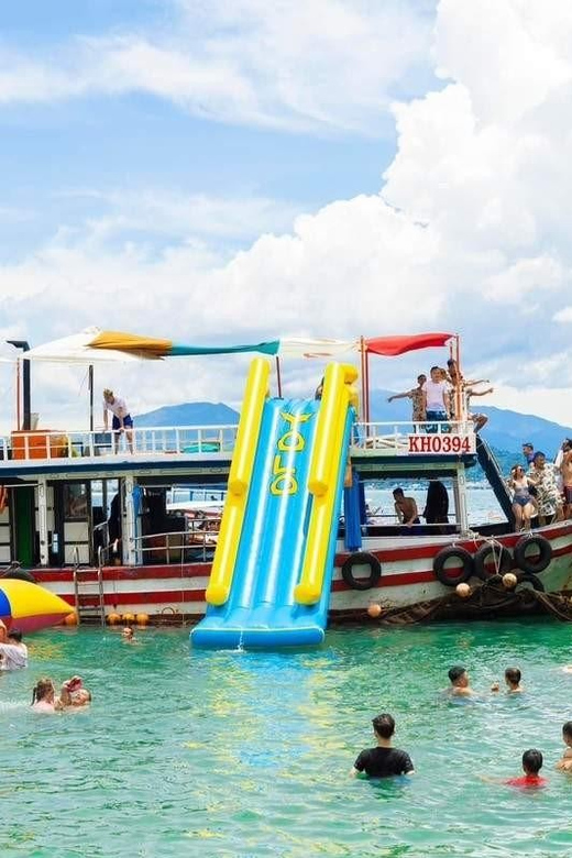 NHA TRANG ISLAND - FLOATING BAR BOAT PARTY - Dining Experience