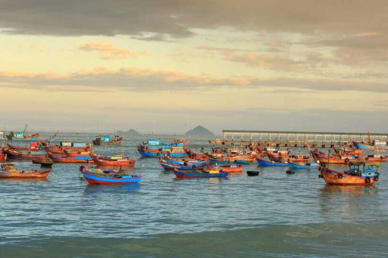 NHA TRANG: MINI BEACH AND ISLANDS TOUR WITH LUNCH - Lunch at Fishing Village Binh Thuan