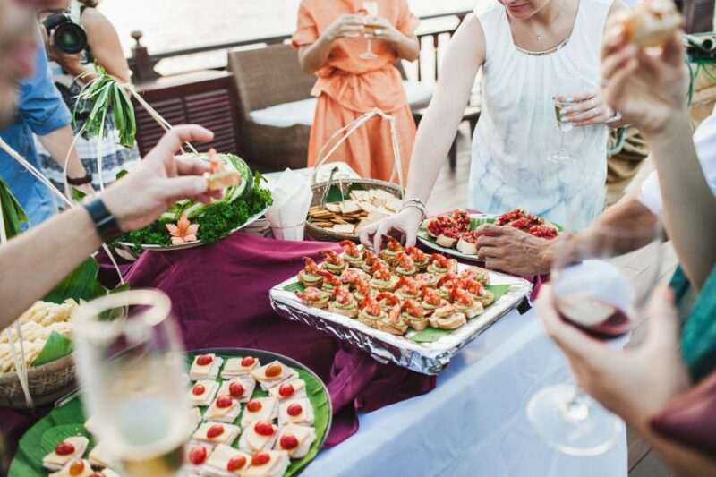 Nha Trang: Romantic Sunset Cocktails and Dinner Cruise - Sunset Views and Onboard Ambiance