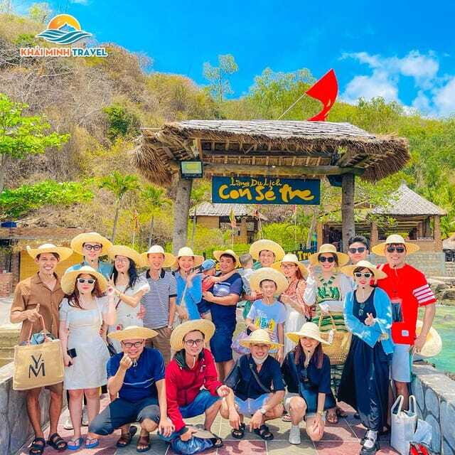 Nha Trang: Sea Walking and Snorkeling Tour With Lunch - Lunch at a Local Restaurant