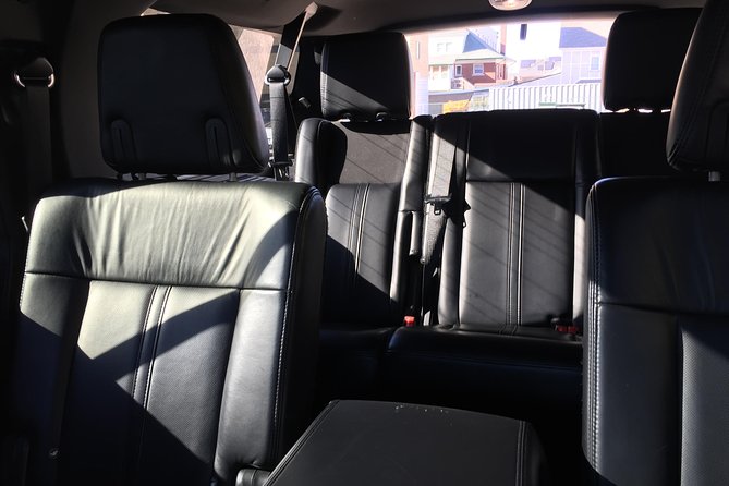Niagara Buffalo Airport Departure: Private Transfer to Buffalo Niagara Airport - Drop-off at Buffalo Airport Arrivals