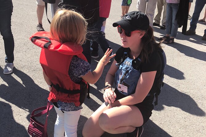 Niagara CANADA, Domed (Dry) Jet Boat Tour - Recommended Attire