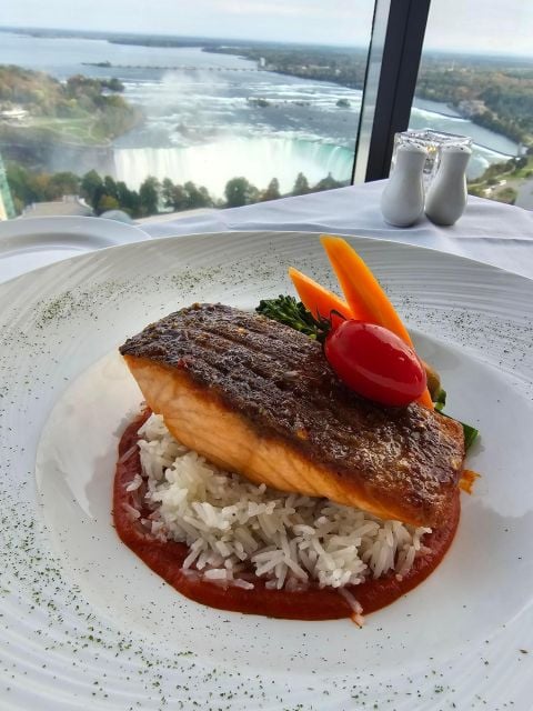 Niagara Falls, Canada: Dining Experience at The Watermark - Tipping and Service Charges
