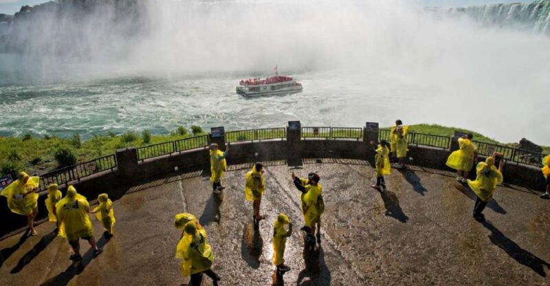 Niagara Falls, Canada: Sightseeing Tour With Boat Ride - Key Points