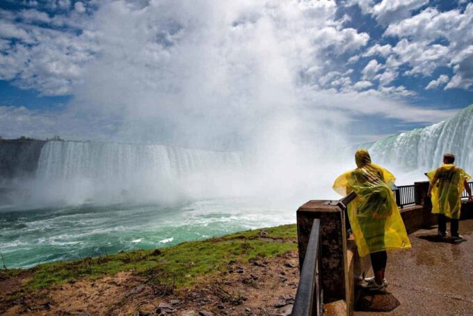 Niagara Falls, Canada: Sightseeing Tour With Boat Ride - Attraction Access