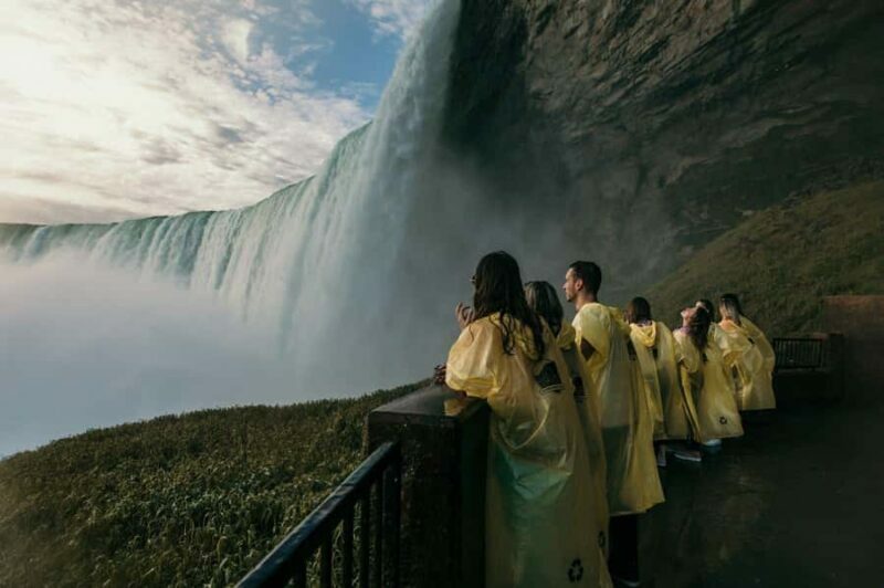 Niagara Falls Canada Tour, Boat & Maple Tasting  USA Pickup - Comparing to Other Options