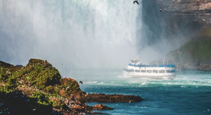Niagara Falls Canada & USA: Small Group Deluxe Tour - Pickup and Transport