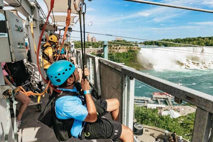 Niagara Falls, Canada: Zipline to The Falls - Age and Weight Limits